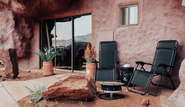 Redrock Riverside Cave 6 - Glamping Cave Suiten