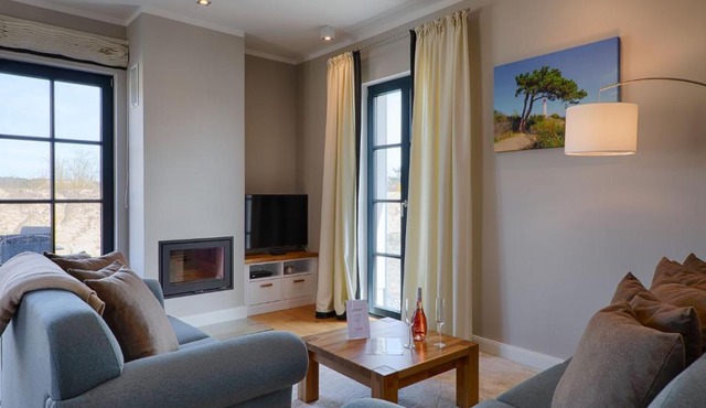 Reetland am Meer - Premium Reetdachvilla mit 3 Schlafzimmern, Sauna und Kamin F26