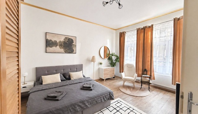 Renovated Smíchov Apartment by the River | Great for Families & Groups