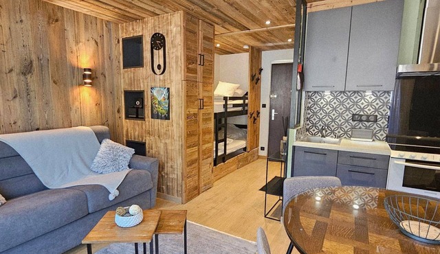Renovated studio with kitchenette, balcony, and wifi