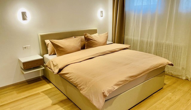 Rental-Private Bathroom-Park view