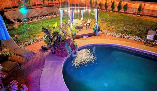 Resort Style Home! Tiki Oasis-sleeps 12, Pool/Sand Beach, World Cup