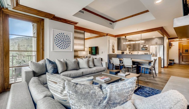 Ritz Carlton Vail, walk to Gondola, rec area, lap pool, ski concierge