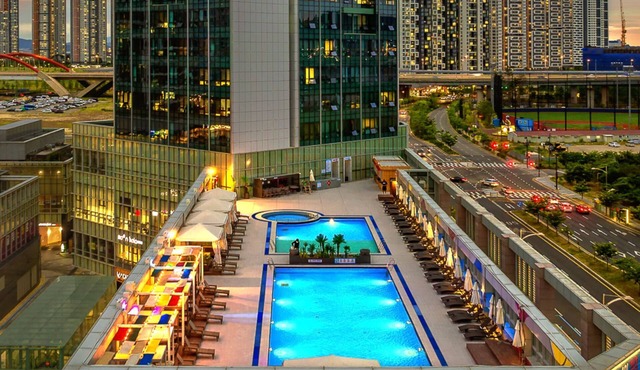 Romantic Spa with Spa & Swimming Pool - Hanla Western Park Hotel Spa & Pool