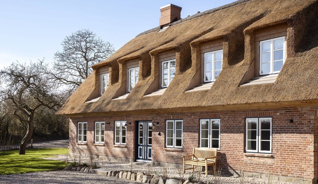 Romantic thatched roofs between the Schlei and the Baltic Sea