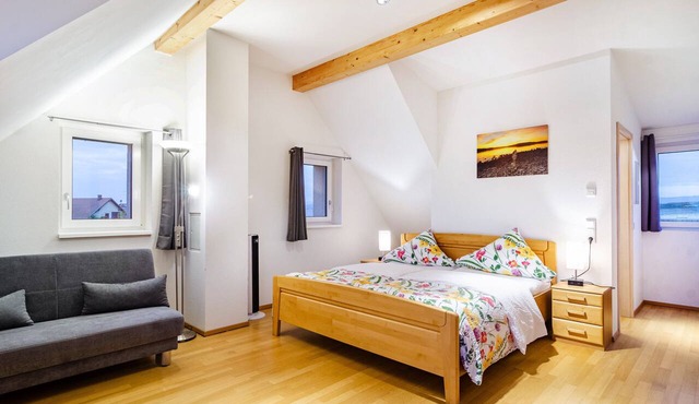 Room 3 with Shared Garden and Wi-Fi