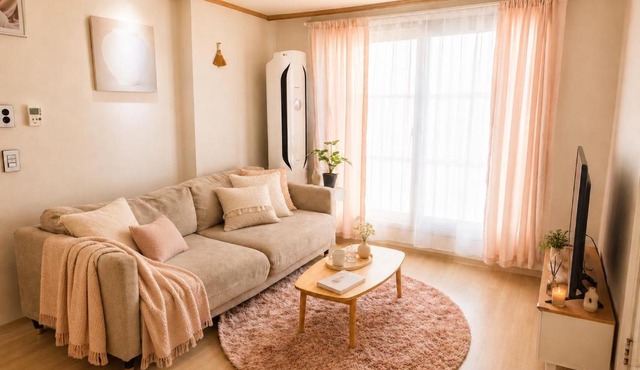 Sadanghae - Sunny 3BR Home in a Quiet Residential Area, 10 Minutes from Gangnam