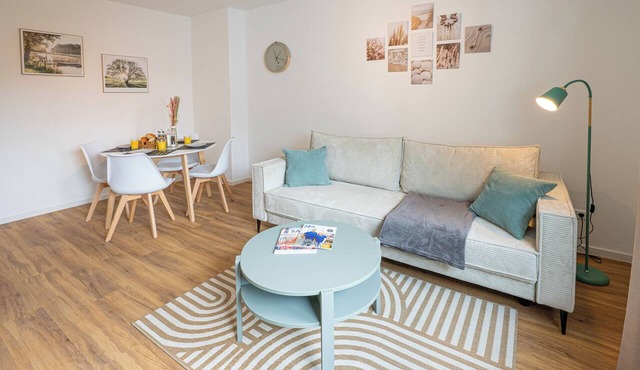 Sailor's Cabin: modern, quiet & central near the dyke, with garage & workplace