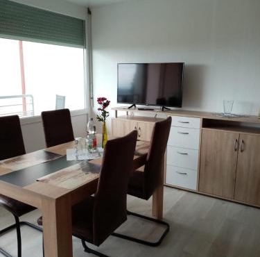 Schönes, modernes Appartement mit Balkon und Indoorpool