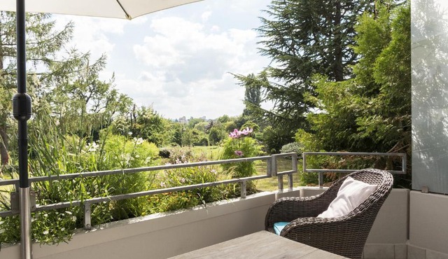 seeglueck SONNENSCHEIN uni nahes und See nahes Apartment mit großem Südbalkon und Tiefgaragenstellplatz