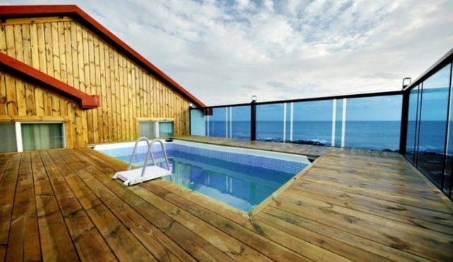 Seogwipo Jijunghae Pool Villa Pension