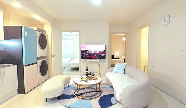 Seoul's 6-bed Boutique Suite/Seong-su 1 stop/3 AC/Dryer/Luggage storage