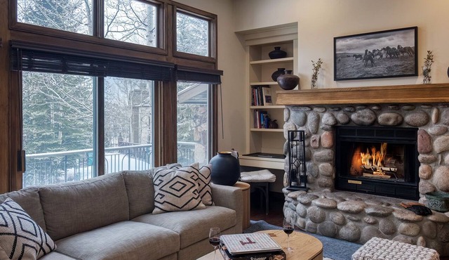 Ski-in/Ski-out From Your Doorstep| Chalet Fortessa
