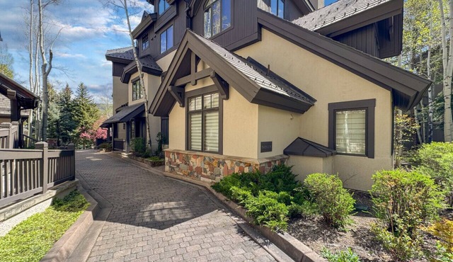 Ski-In/Ski-Out, Luxury, Ground Level Townhome in Arrowhead - Beaver Creek