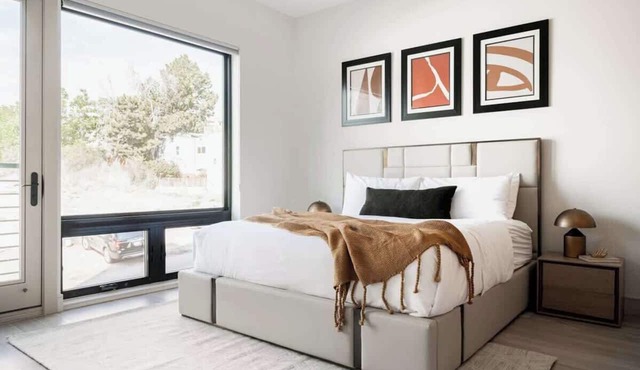 Sleek Denver Flat | Walk to Empower Field | Tesoro