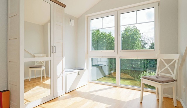 Small Swedish house by the lake with sauna and terrace in Mönchneversdorf