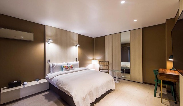 Soho Hotel Airport