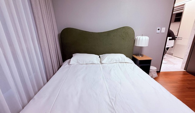 Spacious 2BR Family Suite7 Gangnam/Seocho 2 Queen Beds, Living Room, Kitchen