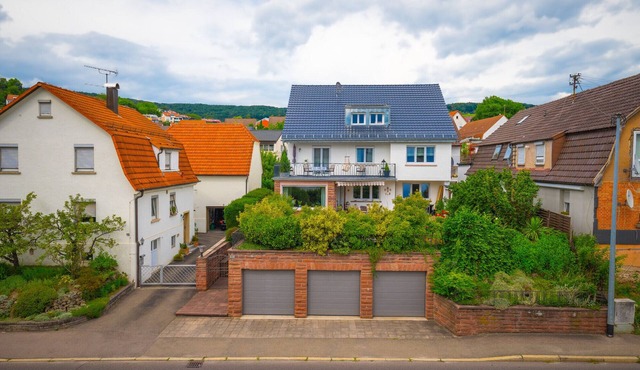 Spacious 3 star apartment with 100sqm of living space and 24 sqm south-facing balcony