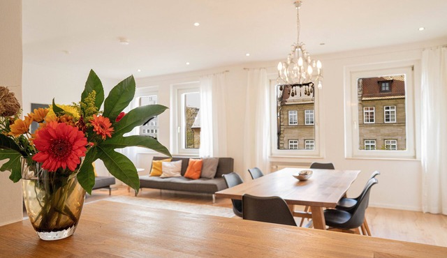 Spacious apartment with balcony in the heart of the historic old town