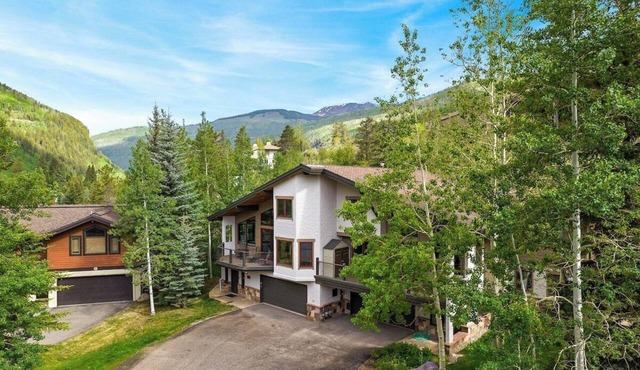 Spacious East Vail Getaway by Vail Butler
