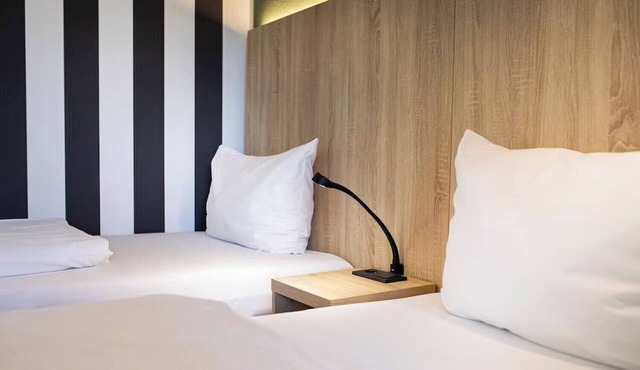 Spacious Group Stay | Pets Welcome | Stuttgart Access | Parking Available