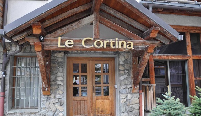 Spacious Retreat for 10 Guests