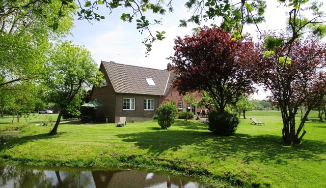 Spacious vacation residence for 6 pers. with pool and garden. Sauna - shared use