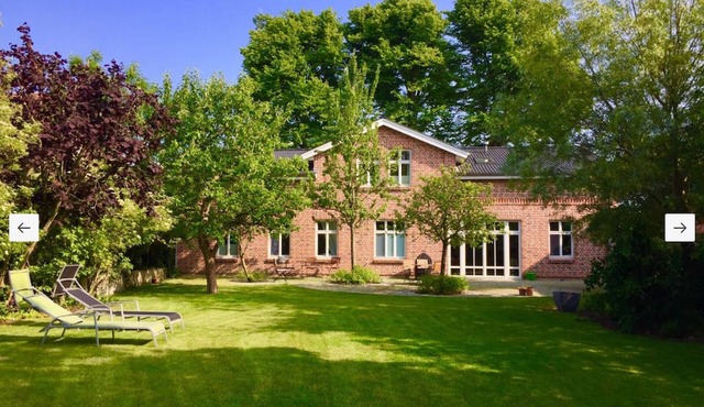 Spacious vacation home for up to 15 people with sauna and garden
