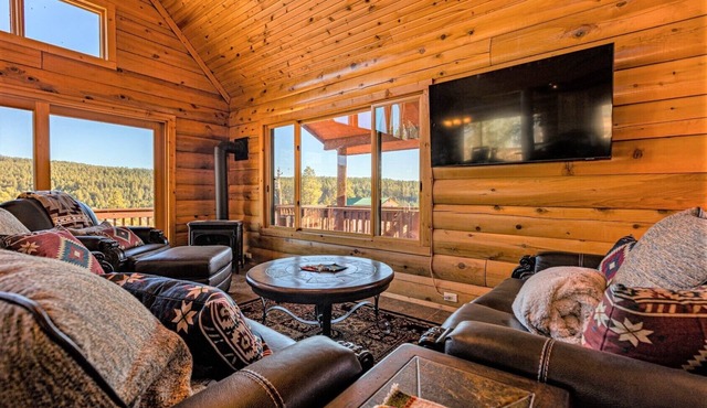 Spectacular Views, Hot Tub, Close to Wolf Creek & San Juan River
