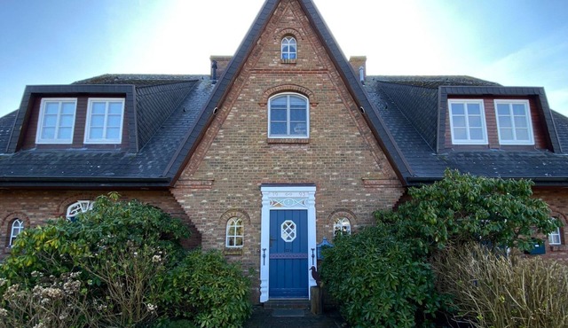 Strönholt - Spacious vacation home with garden for up to 5 people in Archsum.