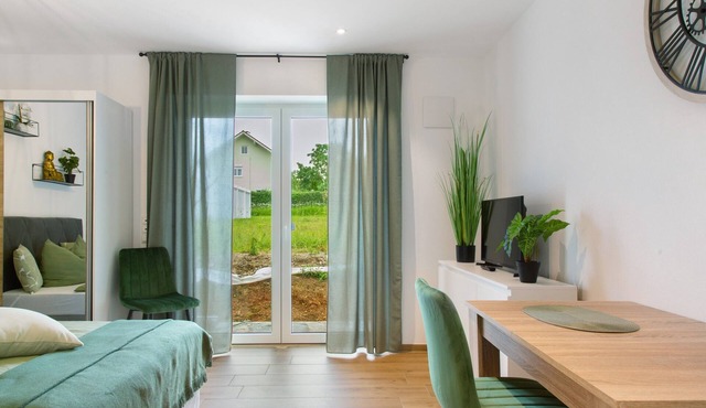 Studio Apartment 'Carpe Diem' with Private Terrace and Wi-Fi