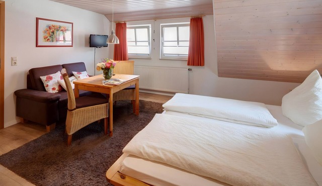 Studio Apartment 'Mohn' with Shared Terrace, Shared Garden and Wi-Fi