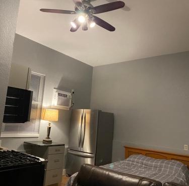 Studio near Garden of the Gods unit A - west studio
