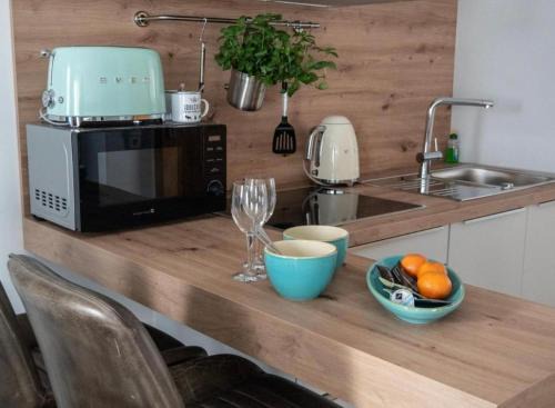 Studio-Parkplatz-Netflix-Balkon
