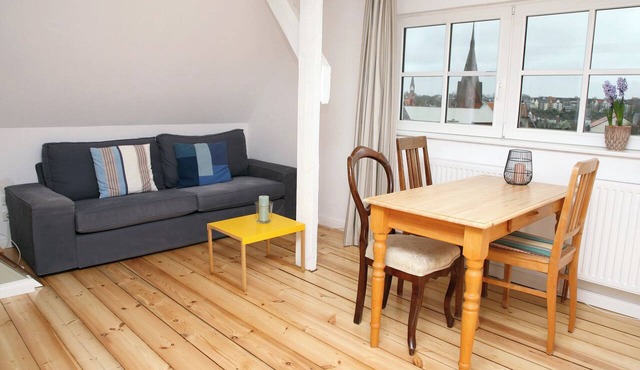 Studio with a panoramic view, centrally located in the Old Town, quiet, Wi-Fi, free parking