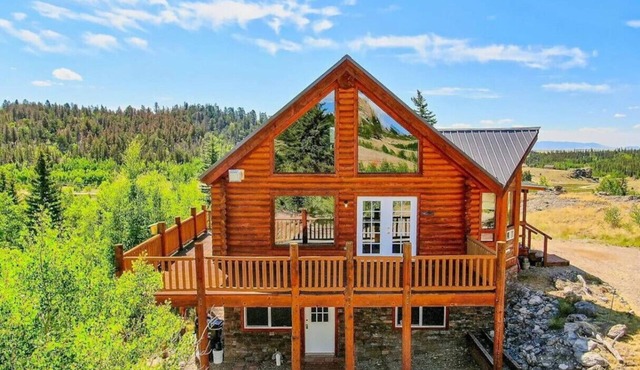 Stunning 2 Bedroom 1.5 Bath Cabin on 3.5 Acres