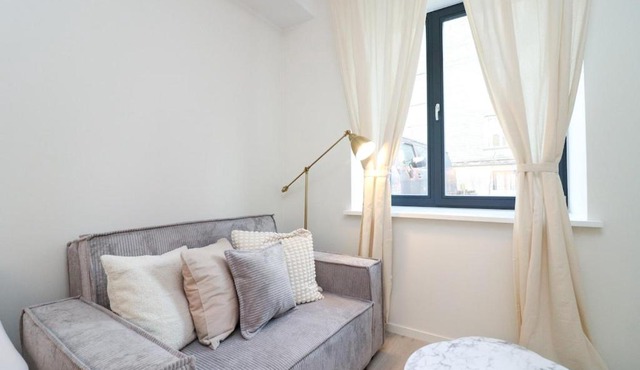 Stylish studio, private parking, washer & dryer