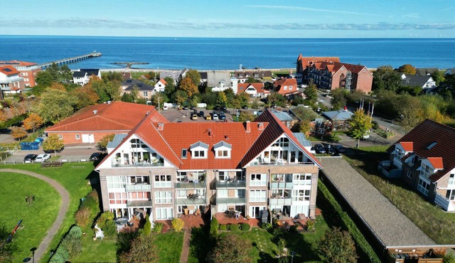 Sun deck vacation apartment on Schönberg beach