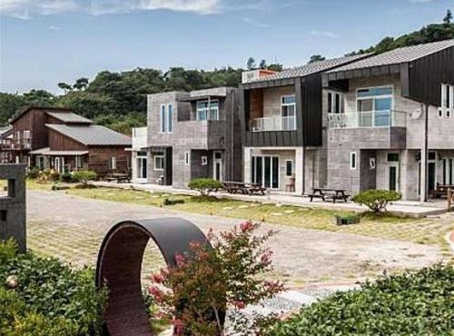 Suncheon Bay Pension