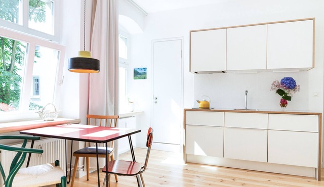 Sunny boutique studio in the center of Berlin