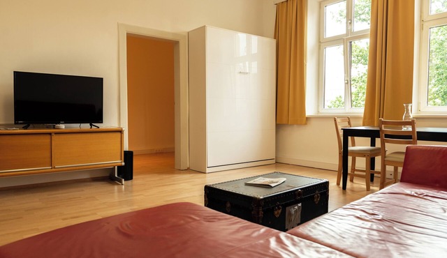Sunny Wilhelminian-style apartment near the Naschmarkt