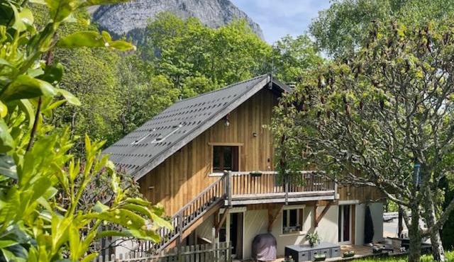 Superbe T3 neuf en bord de rivière près d'Annecy