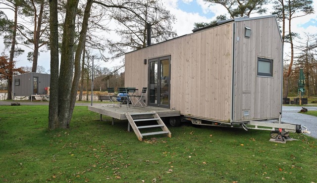 Sustainable Tiny House Pioneer by the natural bathing lake in Friesland