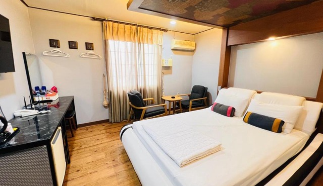 Sweet Hotel