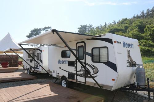 Taean Mom Village Caravan Camping