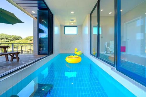 Taean The Blueness Pool Villa Pet Pension