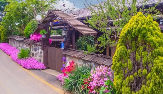 Taean Yetjip Hwangtobang Pension