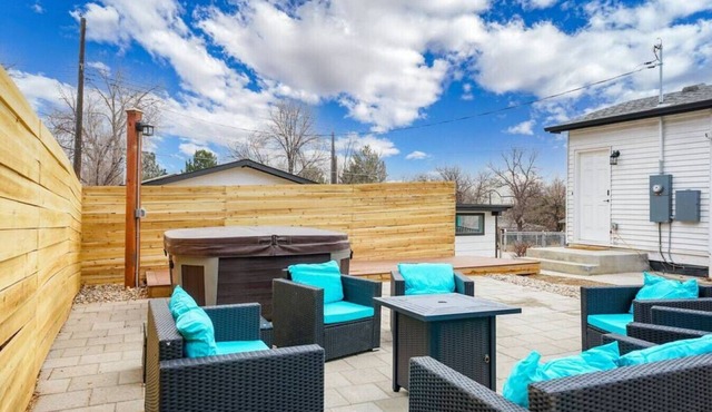 The Autumn House · 3BR· Hot Tub·Yard·Pet Friendly·10 Mins to Garden of the Gods!