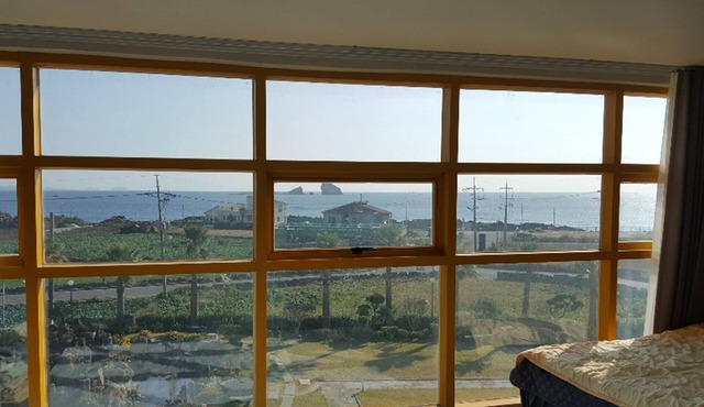 The Freedom - Hostel